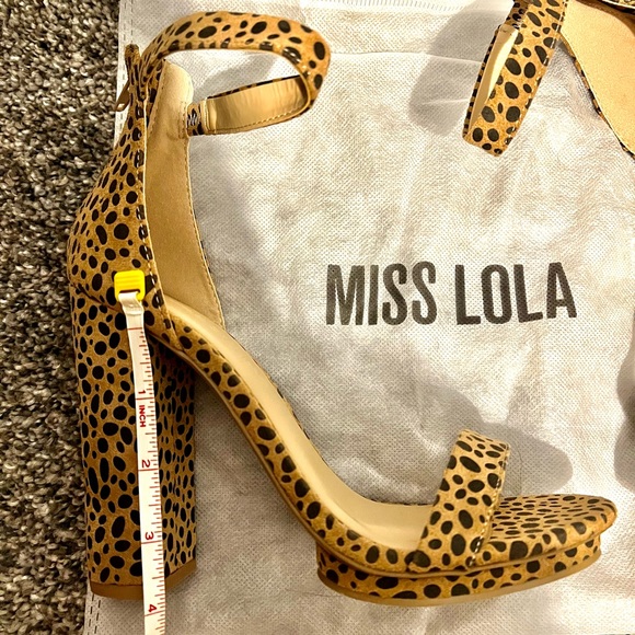 Cheetah high heels size 7 about 4 inch heel, never worn - Picture 2 of 2